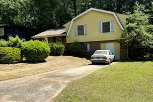 8318 Magnolia Dr, Jonesboro, GA 30238 - Photo 3
