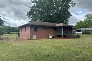 147 Langford St, Winder, GA 30680 - Photo 3