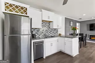 1111 Valley View Rd SE, Atlanta, GA 30315 - Photo 7