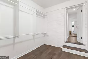 1111 Valley View Rd SE, Atlanta, GA 30315 - Photo 5
