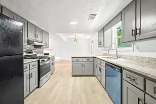 7156 Whitfield Dr, Riverdale, GA 30296 - Photo 13