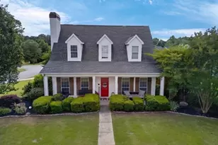 200 Meadow Lake Dr, Carrollton, GA 30116 - Photo 1