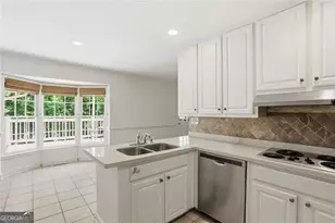 7265 Thornhill Ln NE, Sandy Springs, GA 30328 - Photo 15