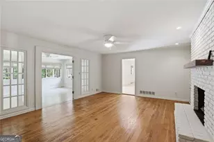 7265 Thornhill Ln NE, Sandy Springs, GA 30328 - Photo 9