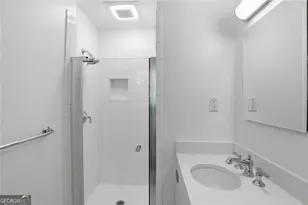 7265 Thornhill Ln NE, Sandy Springs, GA 30328 - Photo 19