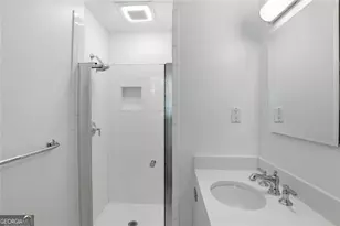 7265 Thornhill Ln NE, Sandy Springs, GA 30328 - Photo 19