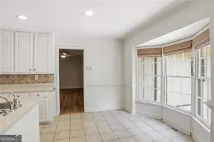 7265 Thornhill Ln NE, Sandy Springs, GA 30328 - Photo 17