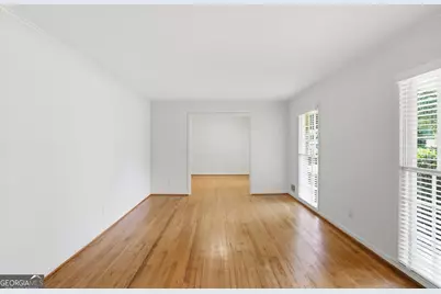 7265 Thornhill Lane NE, Sandy Springs, GA 30328 - Photo 5