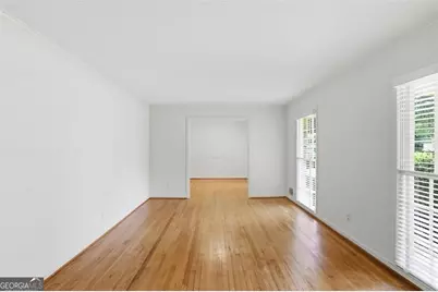 7265 Thornhill Lane NE, Sandy Springs, GA 30328 - Photo 5