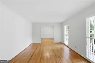 7265 Thornhill Ln NE, Sandy Springs, GA 30328 - Photo 5