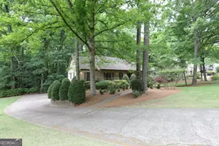 2737 Hearthstone Cir, Marietta, GA 30062 - Photo 3