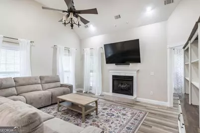 211 Cade Terrace, Warner Robins, GA 31088 - Photo 9