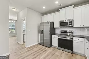 100 McGinnis Cir, Calhoun, GA 30701 - Photo 9