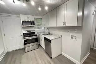 665 SW Barnes Dr SW, Mableton, GA 30126 - Photo 5