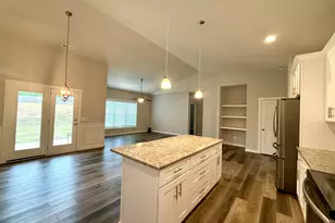 308 North Point Cir, Hartwell, GA 30643 - Photo 3
