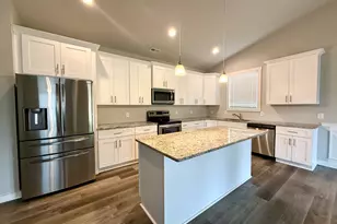 308 North Point Cir, Hartwell, GA 30643 - Photo 9