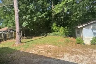 5161 Phillips Dr, Forest Park, GA 30297 - Photo 9