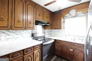 136 Morris Dr, Alma, GA 31510 - Photo 9