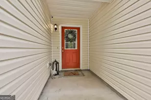 18 Hill Top Circle, Grantville, GA 30220 - Photo 9
