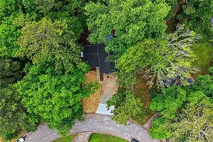 1027 Mainstreet Lake Dr, Stone Mountain, GA 30088 - Photo 33