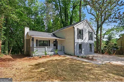 1027 Mainstreet Lake Drive, Stone Mountain, GA 30088 - Photo 3