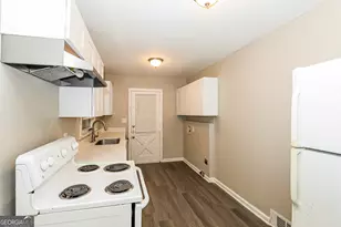1752 Laurelwood Dr SW, Atlanta, GA 30311 - Photo 5