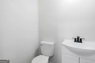 211 Jenks St, Savannah, GA 31415 - Photo 11