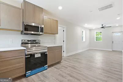 211 Jenks Street, Savannah, GA 31415 - Photo 7