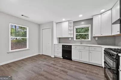 3239 McHenry Avenue, Scottdale, GA 30079 - Photo 5