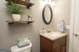 302 Shady Valley Dr, Carrollton, GA 30116 - Photo 11