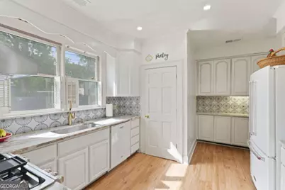 702 E 32nd Street, Savannah, GA 31401 - Photo 9