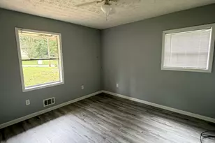 8225 Attleboro Dr, Jonesboro, GA 30238 - Photo 7