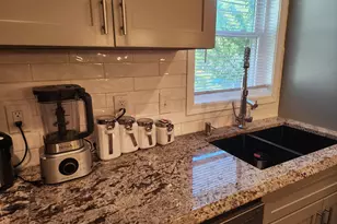 168 Poplar St, Buford, GA 30518 - Photo 11