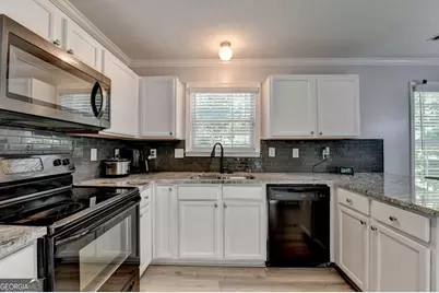 4439 Flat Stone Drive, Snellville, GA 30039 - Photo 7