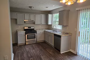 447 Sherwood Cir, Stone Mountain, GA 30087 - Photo 5