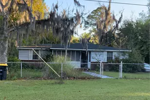 204 Trumbull St, Darien, GA 31305 - Photo 1