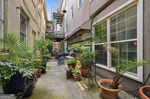219 Abercorn St, Savannah, GA 31401 - Photo 13