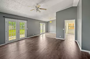 136 Cherry Point Dr, Saint Marys, GA 31558 - Photo 5