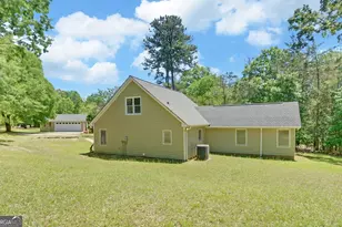 194 Harvey Ln, Lavonia, GA 30553 - Photo 5
