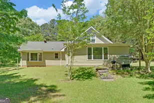194 Harvey Ln, Lavonia, GA 30553 - Photo 1