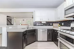 6230 Dana Way, Cumming, GA 30040 - Photo 3