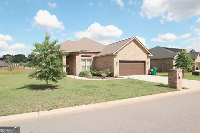 110 Gwendolyn Avenue, Perry, GA 31069 - Photo 1