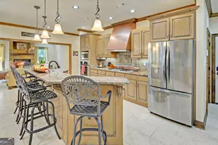 1320 Burroughs Rd, Lavonia, GA 30553 - Photo 9