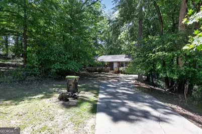 8997 Norwalk Court, Jonesboro, GA 30238 - Photo 3