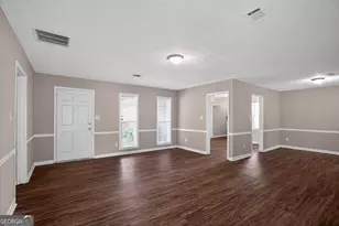 1767 Dunbarton Dr, Lithonia, GA 30058 - Photo 11
