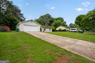 1767 Dunbarton Dr, Lithonia, GA 30058 - Photo 7