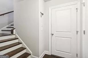 1056 Township Square, Alpharetta, GA 30022 - Photo 19