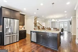 1056 Township Square, Alpharetta, GA 30022 - Photo 7