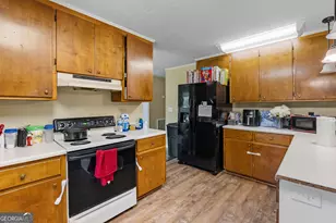 275 Green St E, Pelham, GA 31779 - Photo 9