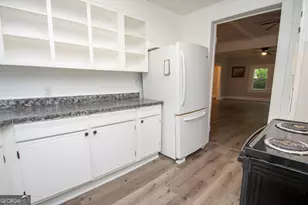102 Johnson St, Hogansville, GA 30230 - Photo 11